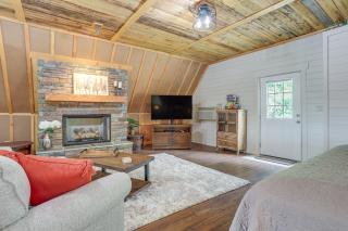 Lake Allatoona Area Studio with 2 Decks and Farm Views - 0