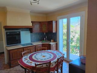 Véritable maison de campagne nouvellement rénovée au pied du Lubéron - 2