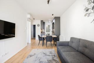 Sleek Apartment with Balcony and Parking - Budapest - 3