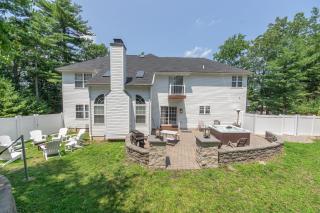 Luxury Villa- Hot Tub-King Bed Suite-Fenced Yard-Game Room-Fire Pit-Ski - 9