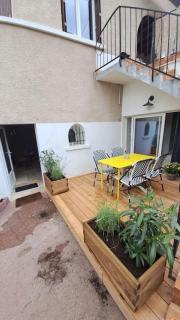 Logement privé avec terrasse - - 4