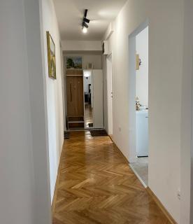 Boulevard 63 Apartment - Na 200 metara od BELE PARKING ZONE - Novi Sad - 3