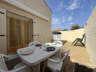 Pavillon climatisé près de la plage, 3 pièces, 5 couchages, terrasse, parking privé - FR-1-229-775 - Gruissan - 0