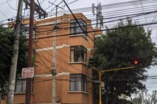 Centrico y amplio departamento cerca de la plaza - 9