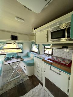 Blue Diamond RV at Diamond Glamping - 4