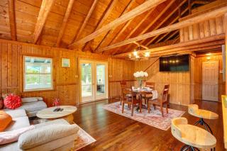 Lakefront Lusby Home with Fire Pit 3 Mi to Beach! - Lusby - 7