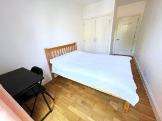 Bedroom 1, Queens Road - 5