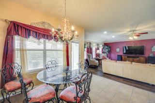 San Antonio Home - Outdoor Oasis and Greenbelt Views - San Antonio - 4