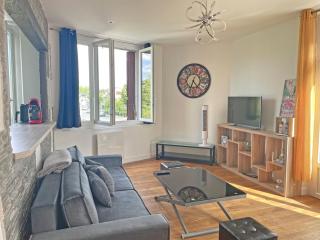 Grand T2 rénové - Bord du canal - Commerces à pied - 2