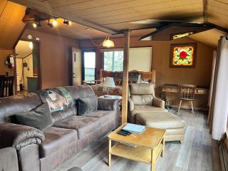 Rose Den - Romantic Mountain Cabin with Views! - 3