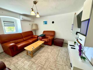 Holiday home in Jadranovo 51527 - Jadranovo - 1