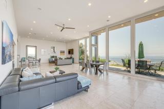 Pool and Coastline Views Luxe La Jolla Home - San Diego - 7
