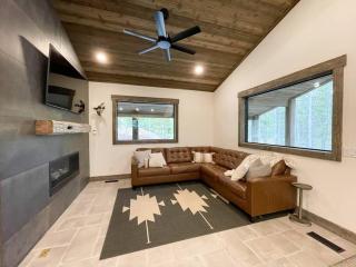 Brand New Home 25 minutes to YNP with Hot Tub - Island Park - 9