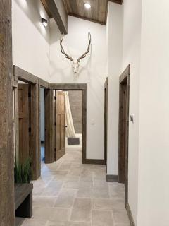 Brand New Home 25 minutes to YNP with Hot Tub - Island Park - 1