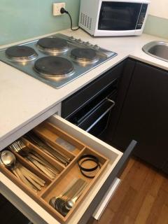 STYLISH COURTYARD UNIT, in the HEART OF STH YARRA - 1