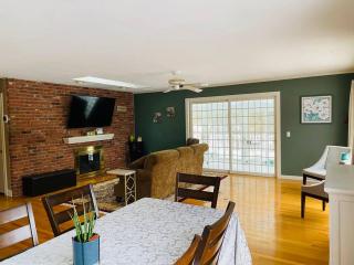 Berkshire Vacation Home in Lee - Pool is Open! - Lee - 2