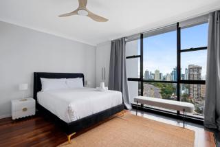 Magnificent Ocean Views Apartment in Surfers Paradise - CoastHM - Gold Coast - 1