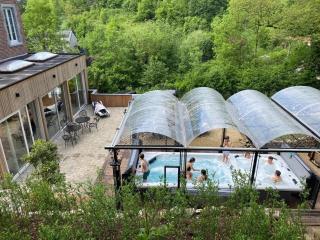 Luxurious villa with heated pool - 1