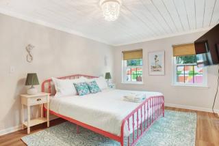 Salt Gypsy Unit A Expansive Outdoor Space w Pool - Tybee Island - 5