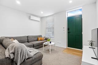 Three Bedroom Georgian Retreat - Christchurch - 1