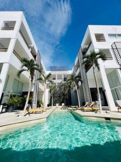 Elegant Coastal Studio - 0