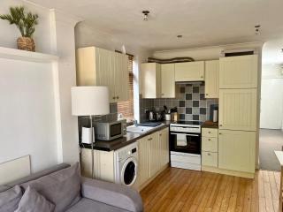 Quiet Ground Floor Flat in St Albans with Parking Pass the Keys - Saint Albans - 3