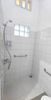 Cottonwood Villa Grandma's 3BR 10pax Wi-Fi BBQ - Lembang - 9