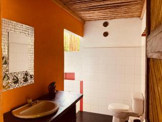 Casa Monos - Playa y piscina - Guachaca - 9