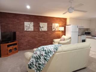 The Bottlebrush - Tumut - 6