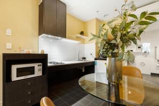 Boutique Retreat in Heart of CBD Mobility-Friendly - 8