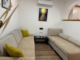 Double17 Apartaments - Gjirokastër - 1