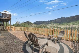 3BD Cowboy Cabin Pikes Peak Mountain Log Cabin - 3