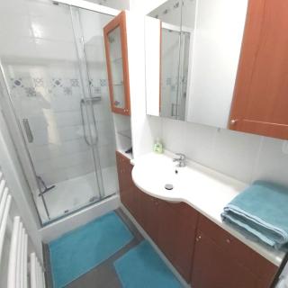 gîte rdc 42m2 400 m centre ville 200 m gare tgv parking gratuit 250 places face au logement - 9