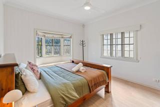 Artistic Queenslander with Park Views - near City! - Brisbane - 5