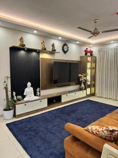 Elite 3BHK- 19th Floor Only for Family - 0