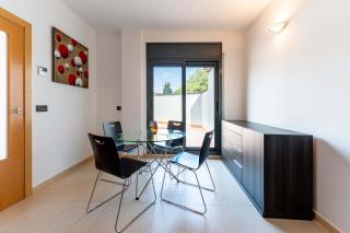 Precioso apartamento con gran terraza y piscina P - 8