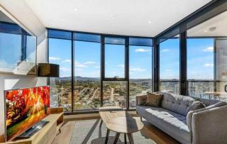 Stylish 1BR Apt with mountain views - 0