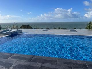 Swyn y Mor beach close Pet friendly hot tub - 9