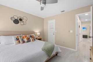 Boho Style 2bd 1 bath condo heated pool, 6 min Siesta - Sarasota - 8