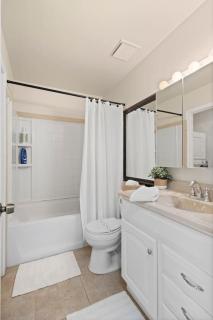 Boho Style 2bd 1 bath condo heated pool, 6 min Siesta - 5