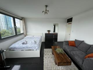 Primary room with panoramic lake view - Londra - 3