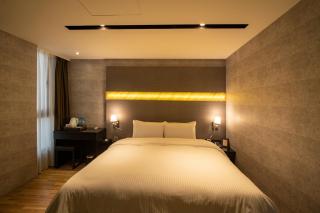 Fengjia Hotel Bell - Taichung - 9