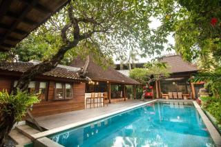 Joglo Legacy, a 150-year-old Joglo House - Kerobokan - 4
