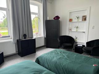 Ferienwohnung und Pension Knabbe - 0
