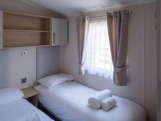 Pinewoods Park Style no.4 - sleeps 6 – no dogs - Wells next the Sea - 1