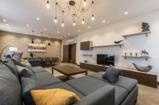 VIP 2-Bedroom Central Apartment - Families - Baku - 1