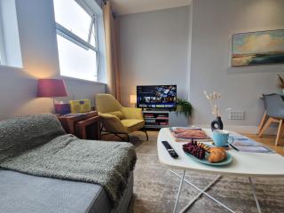1-bed apartment, Close to Kensington Olympia with Free Wi-Fi & Netflix - Londen - 2