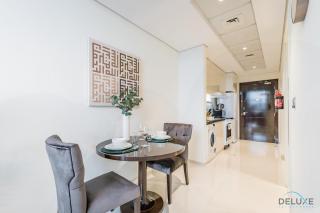 Peaceful Studio at Ghalia, Jumeirah Village Circle by Deluxe Holiday Homes - Dubai - 9