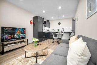 Stylish Two Bedroom Apartment - City Centre - Netflix - Wifi - Top Rated - JQ 8AH - 0