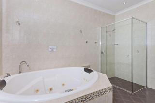Quality Hotel Bayswater - Perth - 4